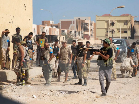 Lực lượng trung thành với Chính phủ Đoàn kết dân tộc Libya đóng quân tại thành phố Sirte.